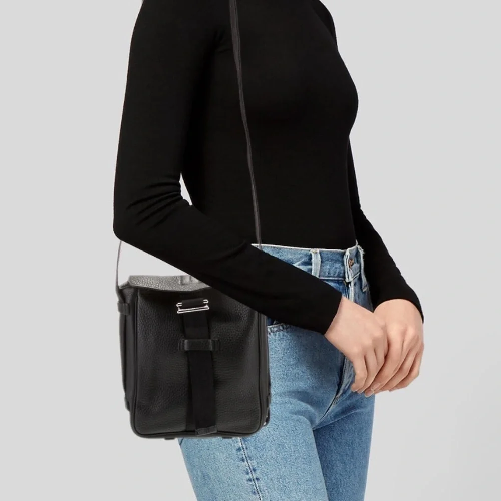 Hermès
Clemence Tibet Vertical - Picture 2 of 5